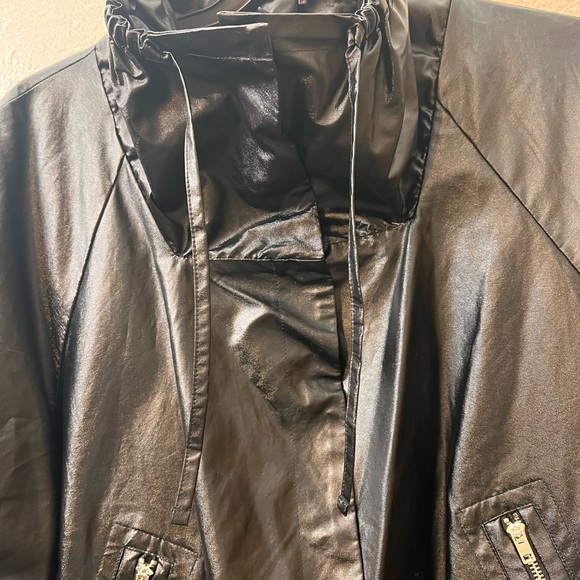 NWOT MIXIT Cropped Jacket Faux Leather with 3/4 Pleated Sleeve and Short Belt - Picture 4 of 9